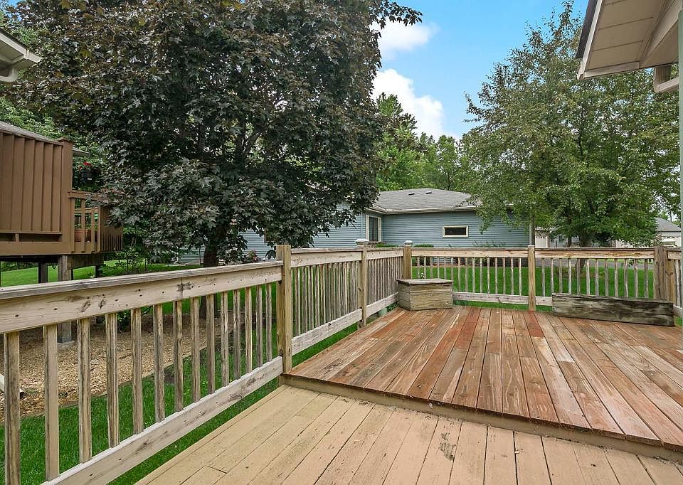 1st image of 1223 Rose Pl