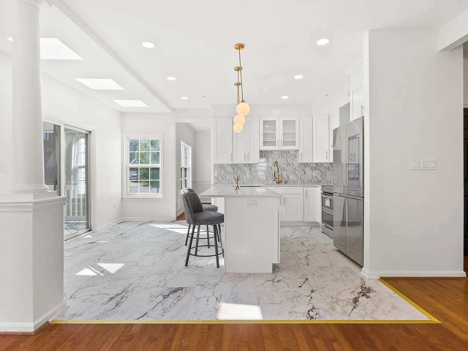 4 bed, 3.5 bath, 3000 sqft, $4,500 — Photo 1