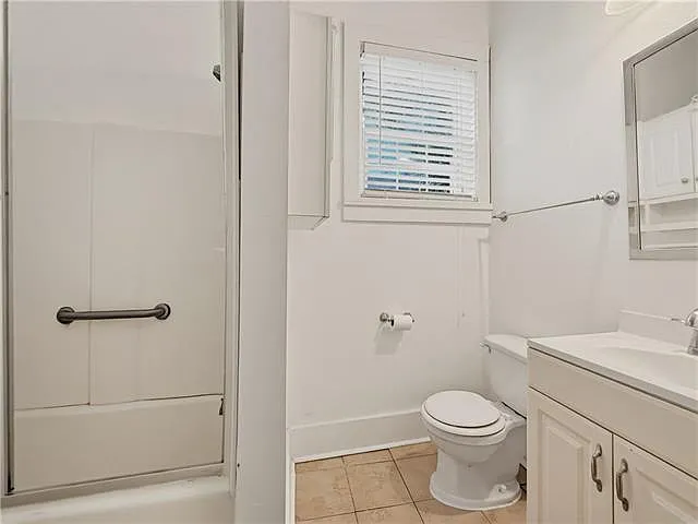 7602 Burthe St — Photo 10
