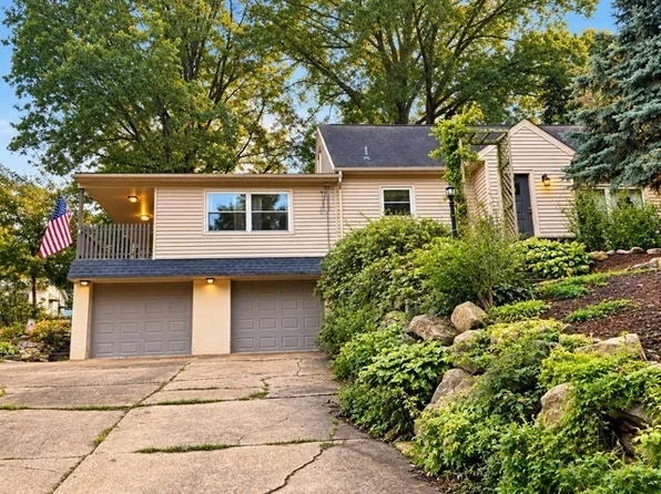 1170 Auburn Ave, Barberton, OH 44203