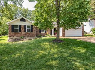 970 San Sebastian Dr, Fenton, MO 63026
