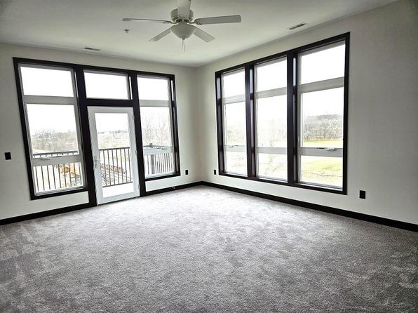 120 Twin Steeples Northeast Cir, Dyersville, IA 52040