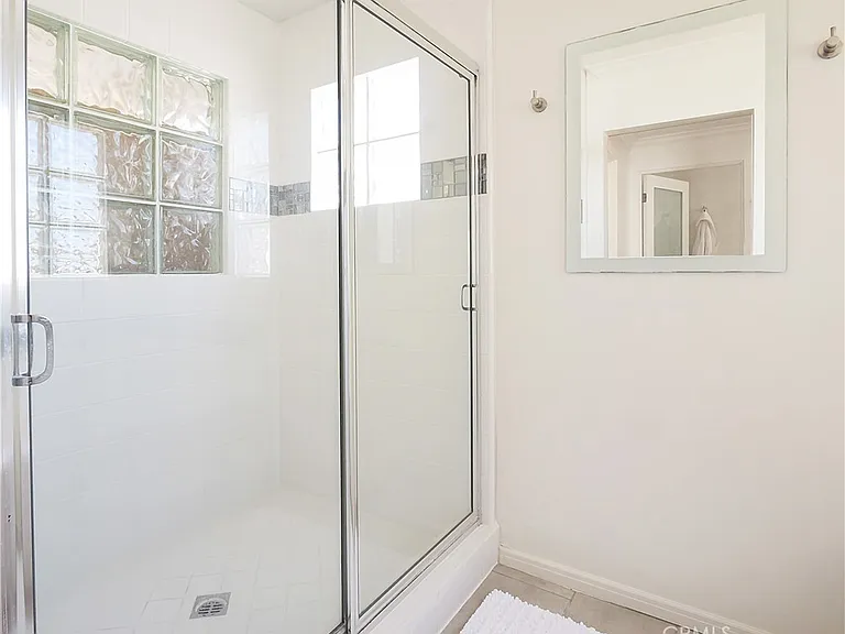 440 Marine Pl — Photo 29