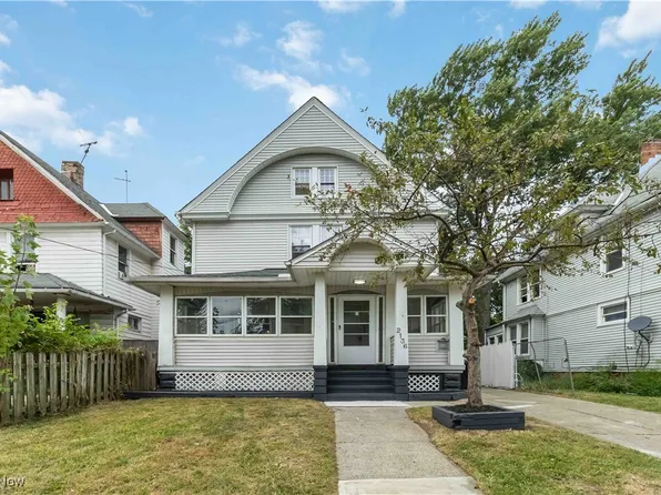 2136 W 100th St, Cleveland, OH 44102