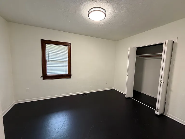1112 Vine St — Photo 8