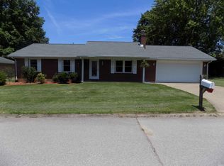 8666 Hanover Dr, Newburgh, IN 47630