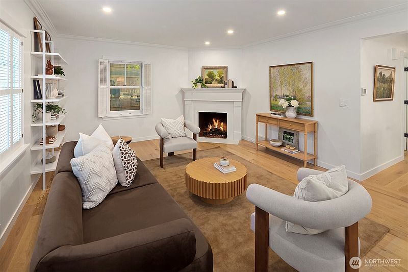 3rd image of 5019 36th Avenue NE