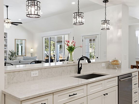 5th image of 7 Crane Landing Rd