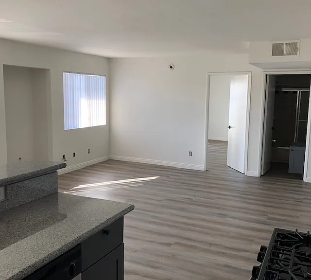 1201 N. Mansfield Ave. — Photo 3