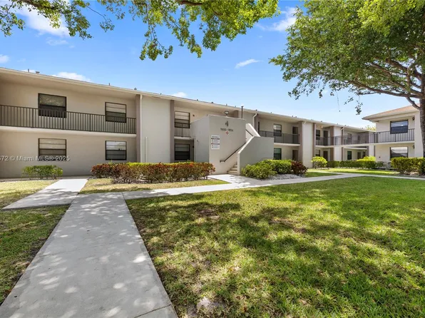 9814 W McNab Rd #204, Tamarac, FL 33321