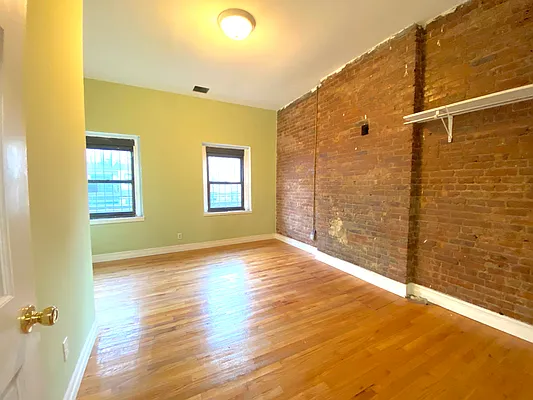 Rented by EXR | media 15