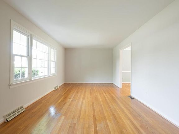 2nd image of 2801 Pennington Rd