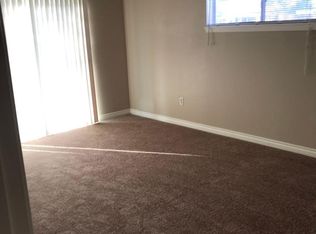 14642 Tonikan Rd, Apple Valley, CA 92307