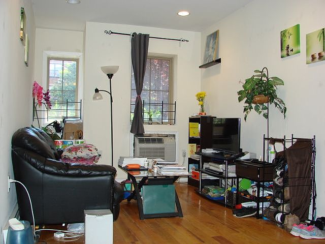 1st image of 2516 30th Dr APT 1F