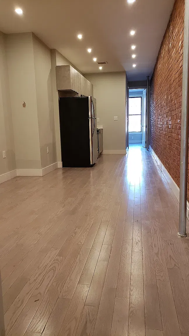 136 Grattan Street — Photo 2