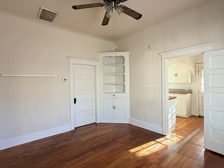 916 N 8th St — Photo 14