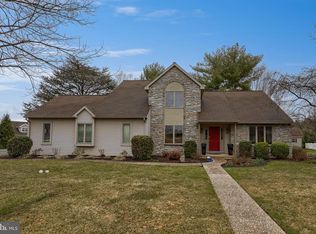 101 Chapel Ln, Brownstown, PA 17508