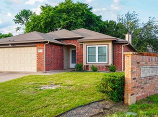 5628 Northstar Ln, Arlington, TX 76017