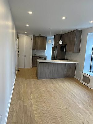 4th image of 256 E 89th St APT 11