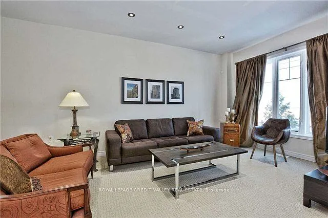 7 Lakelawn Rd #11 — Photo 5