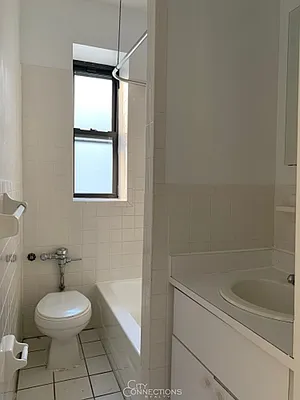 Rented by City Connections Realty | media 19