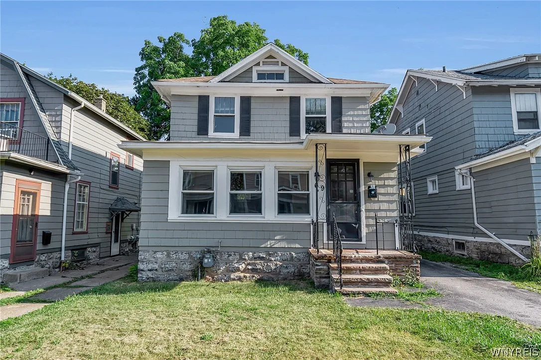 4 bed, 1.0 bath, 1408 sqft, $2,000 — Photo 2