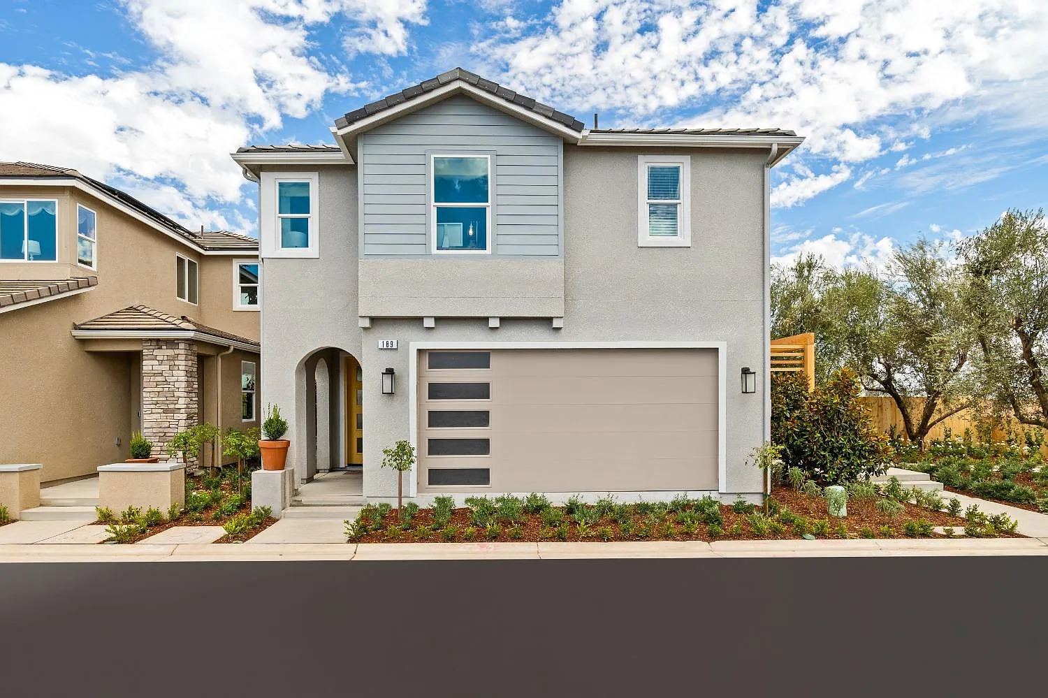 1104 Royalty Way W photo 1