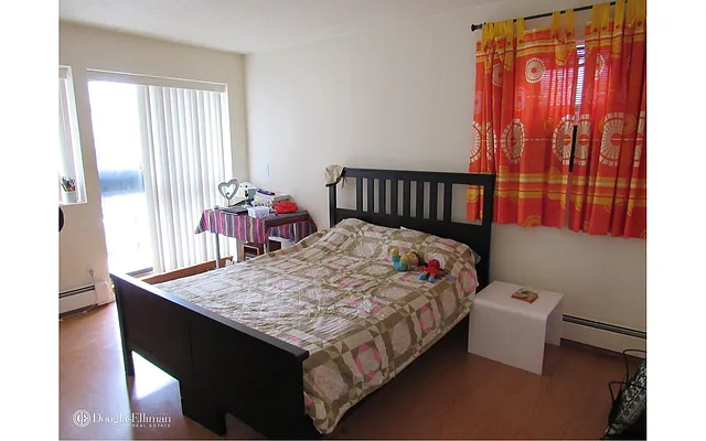 Rented by Douglas Elliman | media 16