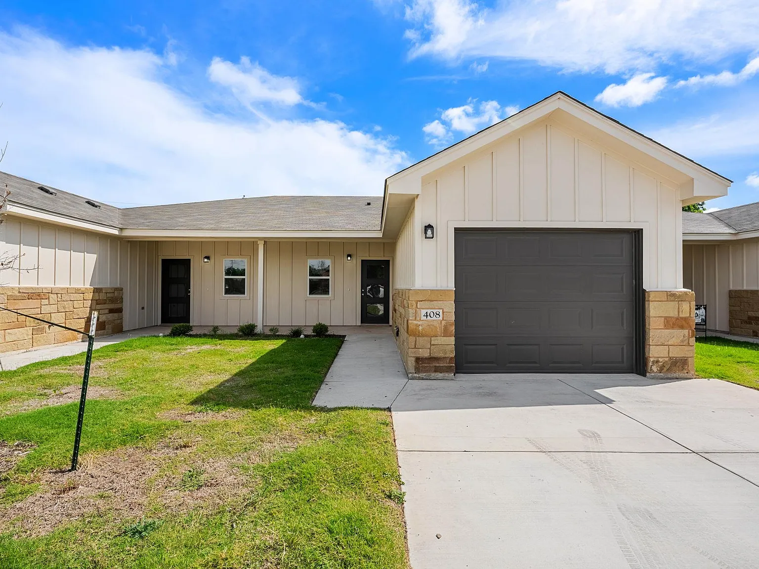 3 bed, 2.0 bath, 1604 sqft, $2,000 — Photo 2