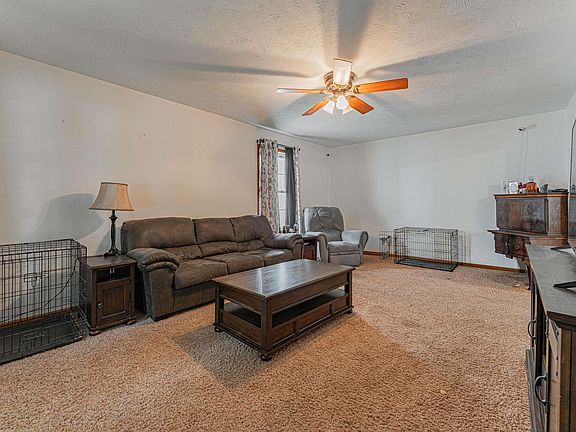 2nd image of 706 4th St