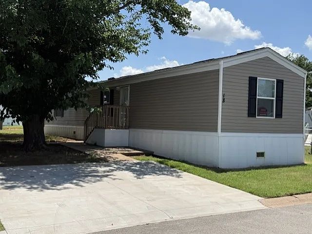 1st image of 18 Spring Lake Dr Space 18