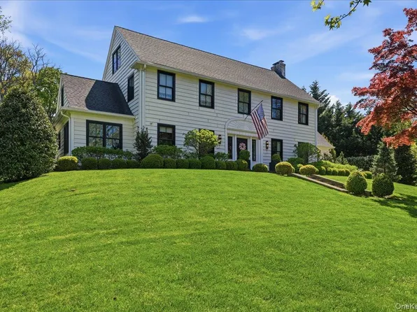 96 10th Street, Garden City, NY 11530