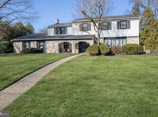 233 Lamplighter Ln, Huntingdon Valley, PA 19006