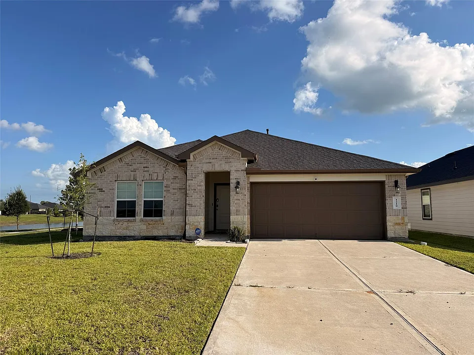 1210 Hughes Crossing Dr