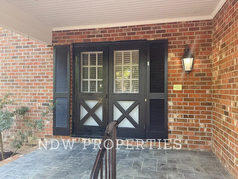 1203 Waverly Rd NW — Photo 4