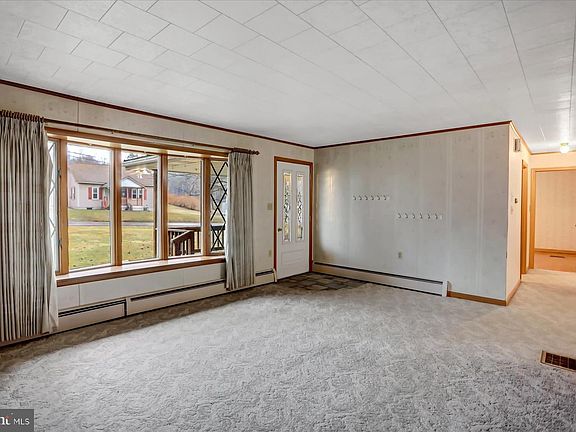 5th image of 212 Tattletown Rd