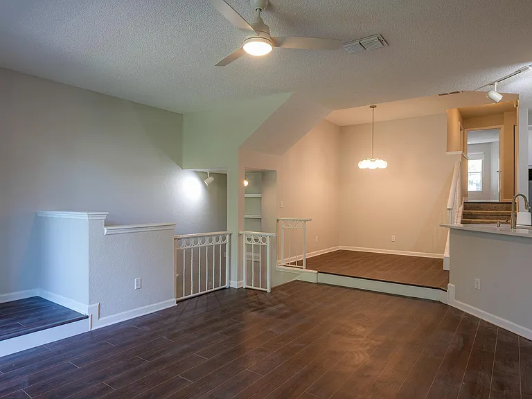 717 Mainsail Dr — Photo 7