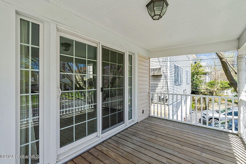 3rd image of 14 Fairlawn Avenue