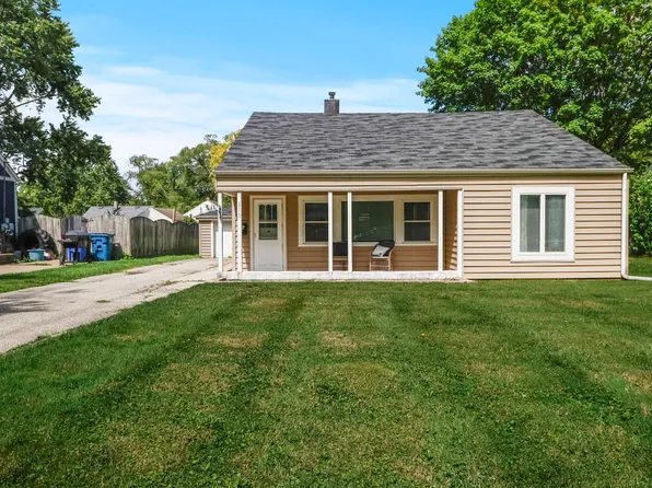 610 W Farragut St, Crown Point, IN 46307