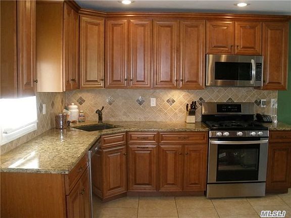 5th image of 115 Harrison Pl