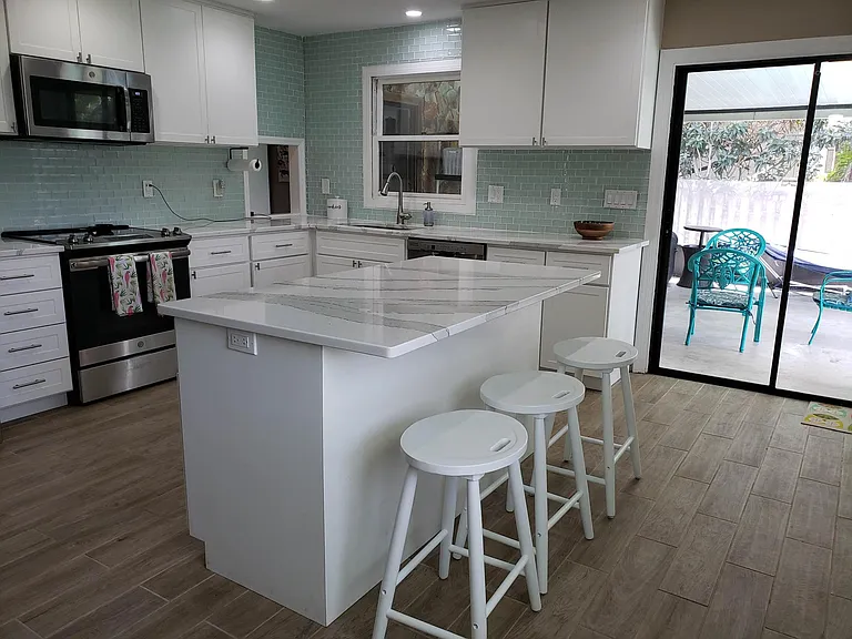 1074 Citrus Ave NE — Photo 15