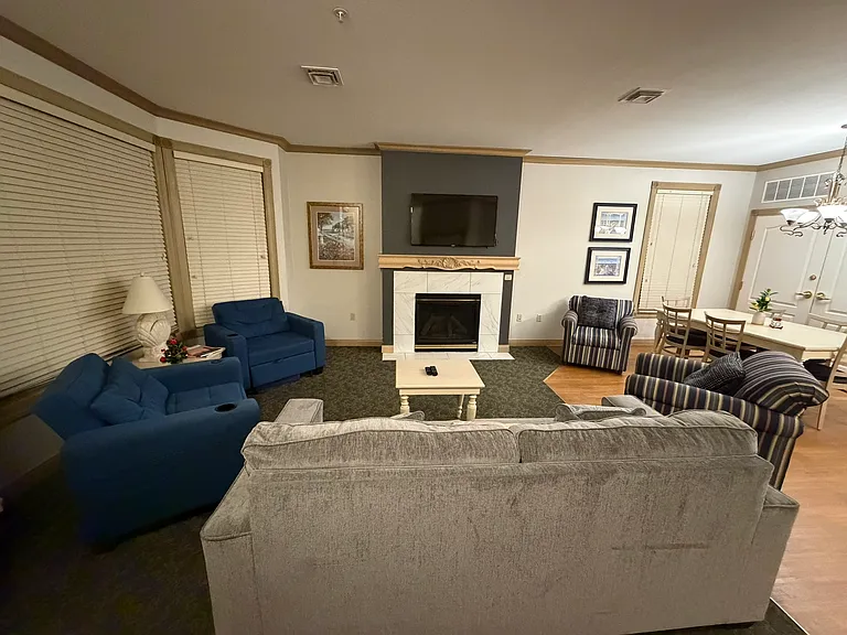 429 Beachfront Ct — Photo 2