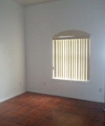 4th image of 711 Amistad Cir