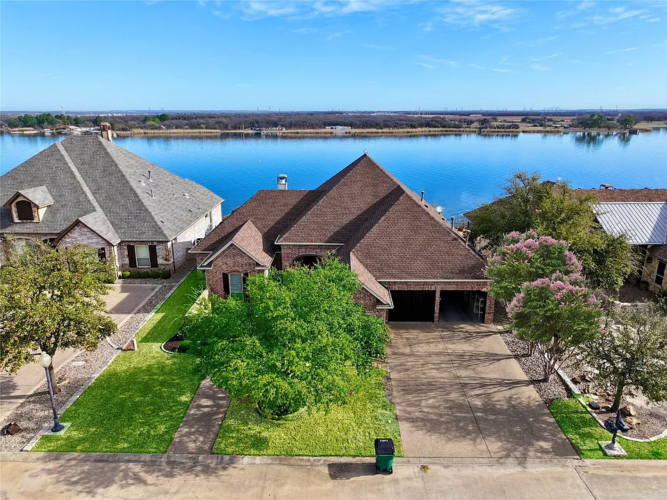 4204 Bluff View Dr