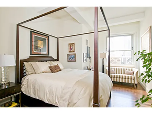 Sold by Corcoran | media 7