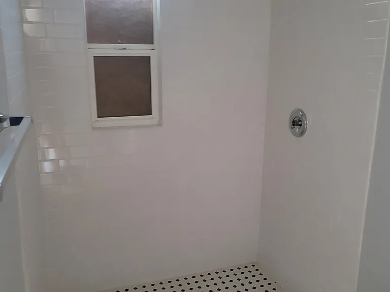 4330 N Longview Ave #1 — Photo 5