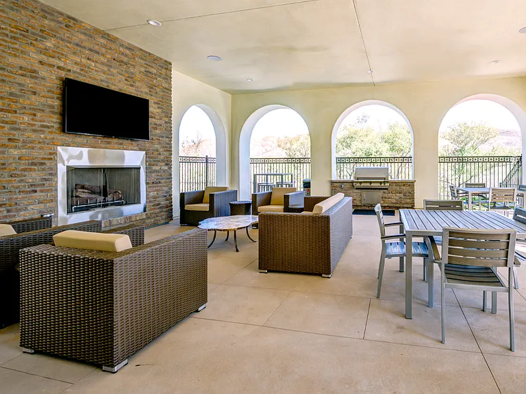 Outdoor Common Area Seating