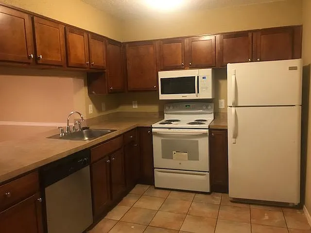 313 Seasons Pkwy — Photo 13