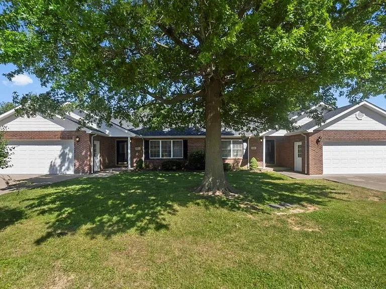 846 & 848 Aaron Dr #848 — Photo 1