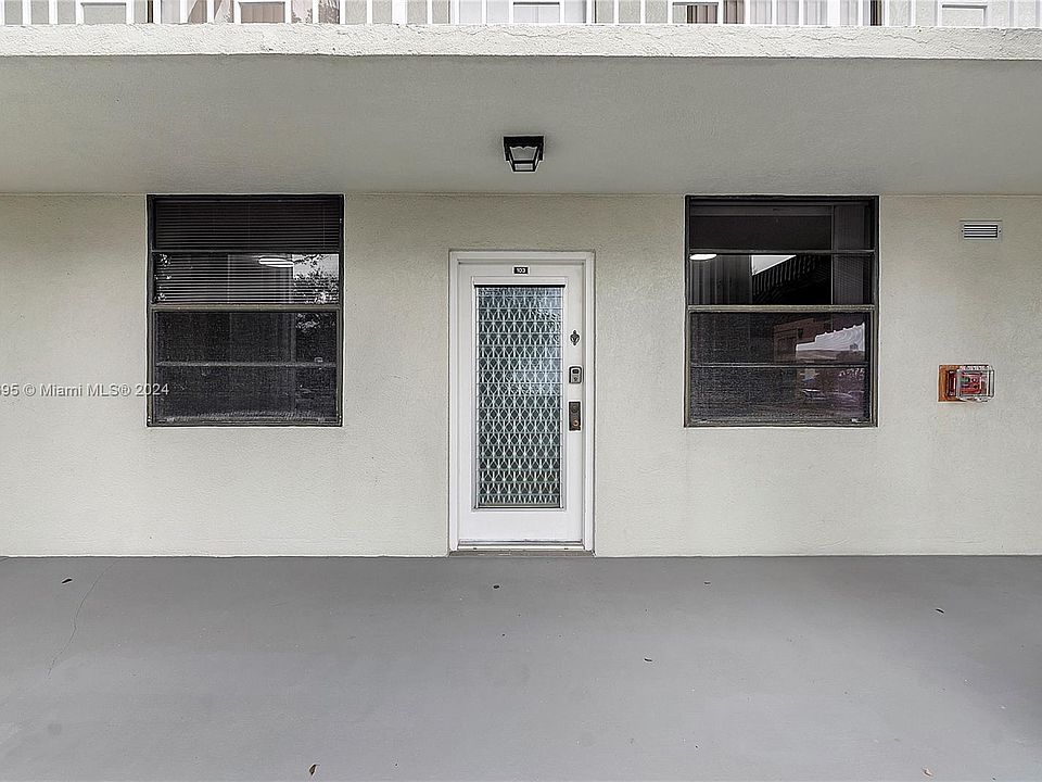 22 Whitehall Pine Islnd Ridge Condominiums 1713 Whitehall Dr Fort